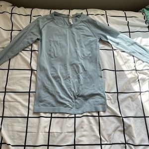 Athleta “ momentum seamless top”